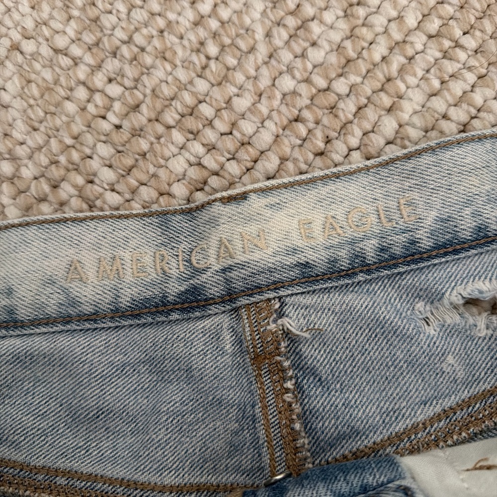 American Eagle Outfitters Light Blue Distressed Jean Shorts - Picture 5 of 6